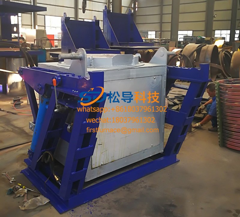 Induction furnace for metal powder manufacturing